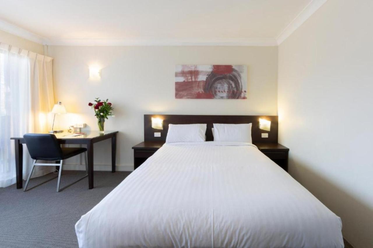 Ibis Styles Canberra Tall Trees Extérieur photo
