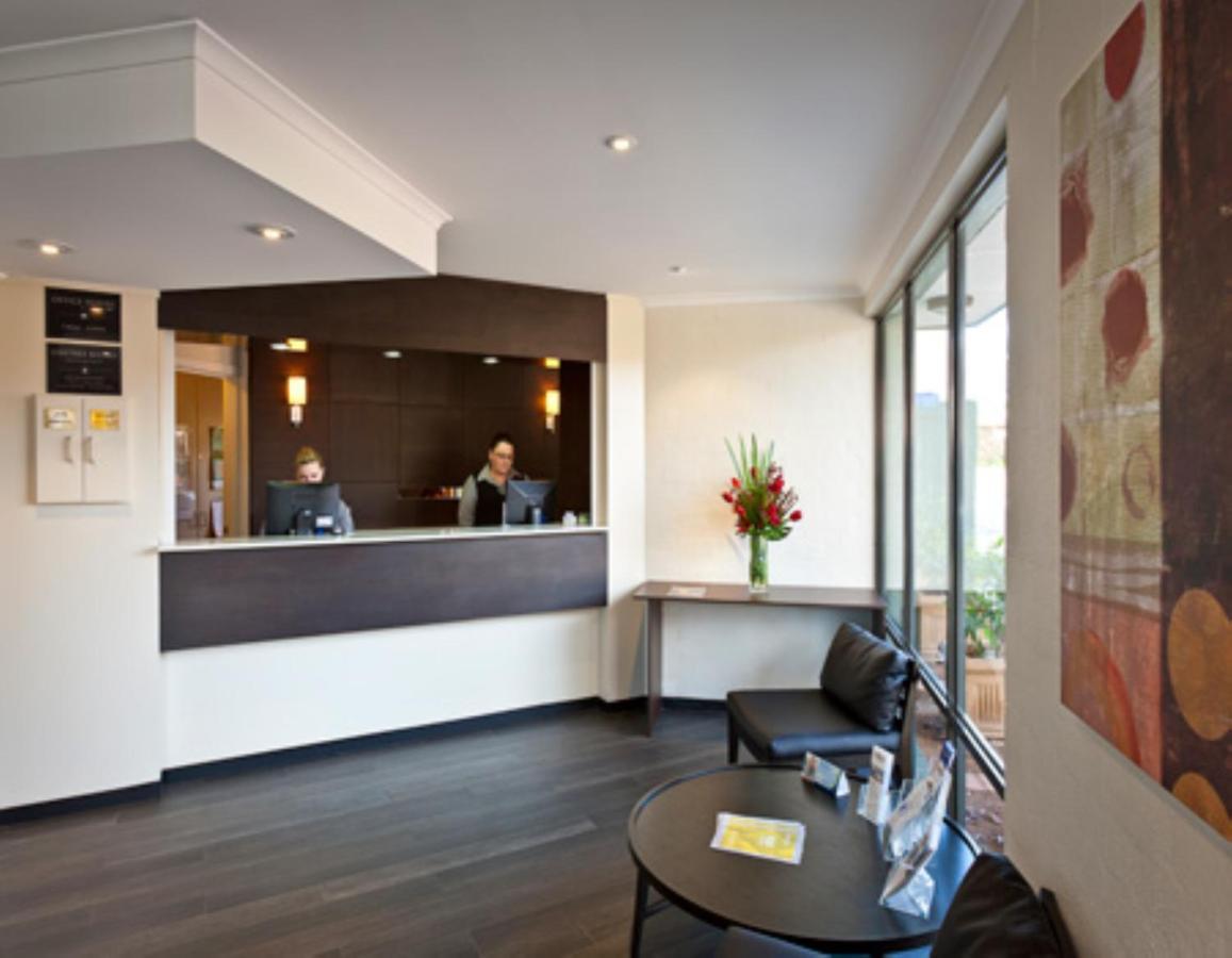 Ibis Styles Canberra Tall Trees Extérieur photo