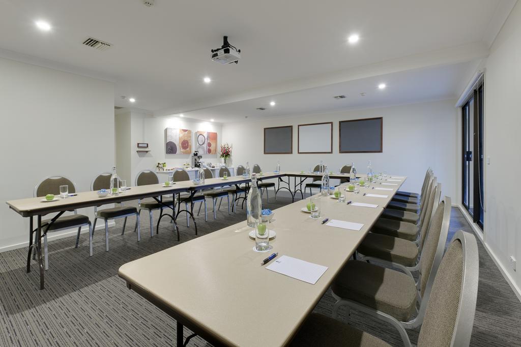 Ibis Styles Canberra Tall Trees Extérieur photo