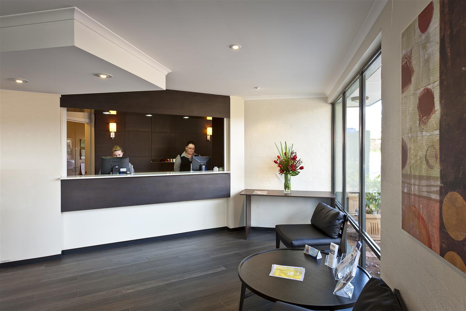 Ibis Styles Canberra Tall Trees Extérieur photo