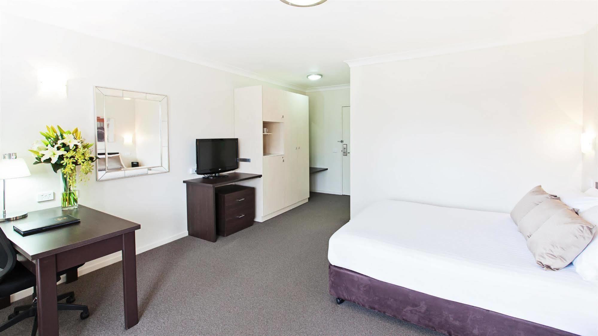 Ibis Styles Canberra Tall Trees Extérieur photo