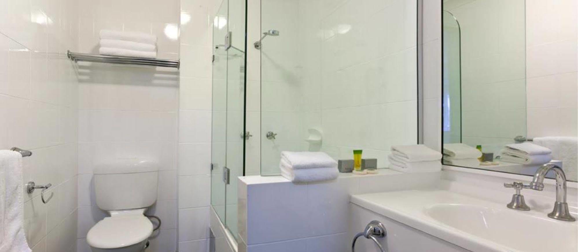 Ibis Styles Canberra Tall Trees Extérieur photo