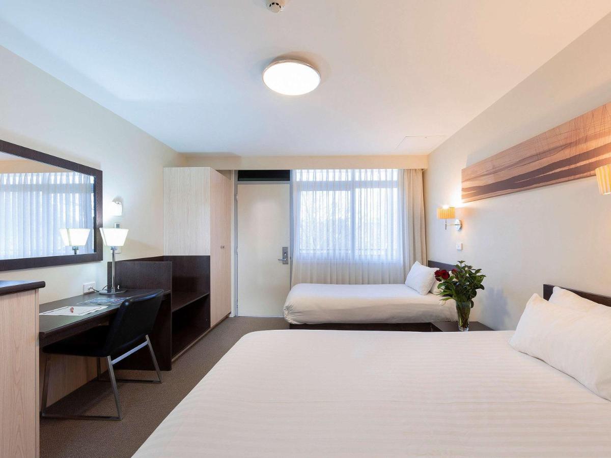 Ibis Styles Canberra Tall Trees Extérieur photo
