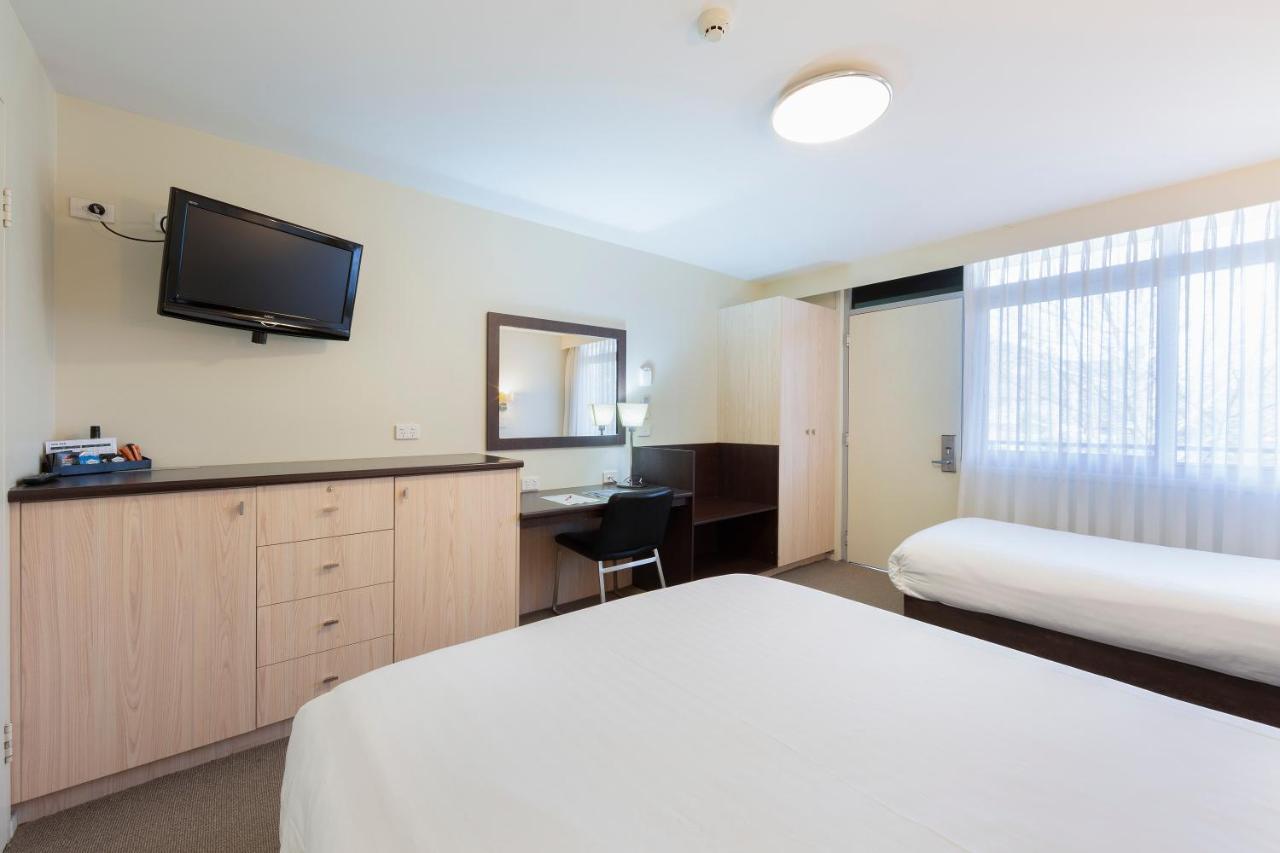Ibis Styles Canberra Tall Trees Extérieur photo